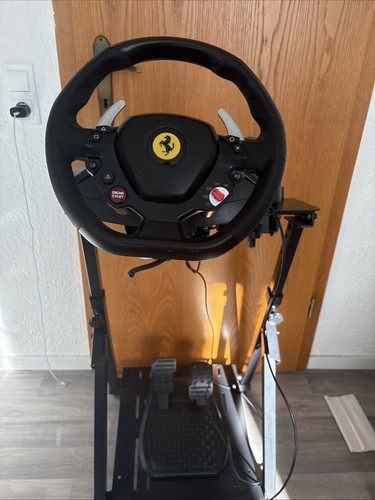 Lenkrad mit pedalen - pedalen, und