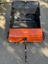 Kehrmaschine Husqvarna, 112cm Arbeitsbr., 12fache Höhenverst., 705 L. Kapazität