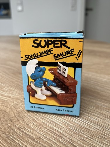 Schlumpf mit klavier - mit,