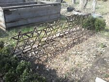 Alte Eggen als Rankhilfe für Zuckererbsen/Strauchtomaten oder als Staudenhalter 