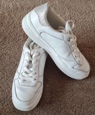 Schöne Sneaker - Gr. 39 -