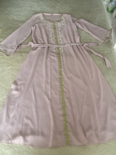 Abaya rosa bestickt 44 - abaya,