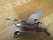 Yamaha YZF 1000 R1, 98-01, RN01 RN04, Fussrastenanlage vorn links mit Ganghebel