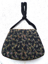 wunderschöne ABENDTASCHE mit Petit Point Stickerei, Lupenstickerei