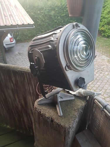 Filmscheinwerfer