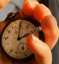 D H  Taschenuhr Gebrüder