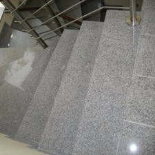 Treppe Granit Cristall Hausmarke poliert 2cm Stärke Trittstufe Setzstufe Sockel