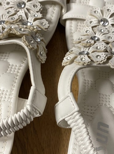 Sandalen mit keilabsatz - 2,