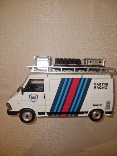 Fiat 242 lancia martini - 1:18,