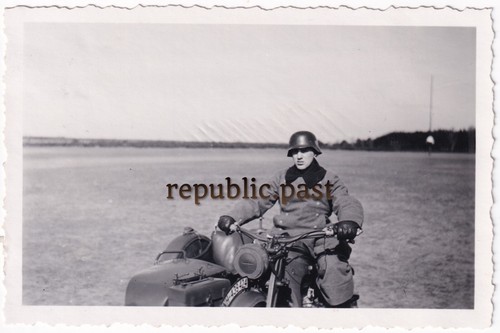 Foto soldat krad mit - krad, beiwagen