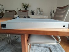 Ubiquiti Unifi USP RPS neuwertig inkl. vier Smart Power Kabel