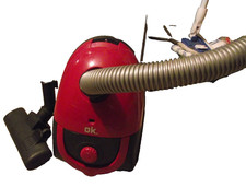 Staubsauger von "OK", mit einigen neuen Beuteln, gebraucht--an Bastler