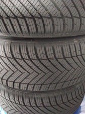 Ganzjahresreifen  Ford Focus 205/55 R 16 mit Stahlfelgen  und Radzierblenden