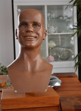 Vintage Schaufensterpuppenkopf (Gips) auf Kirschholz, Kopfhörerständer, Unikat