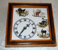 Wanduhr mit Quarzwerk, (Kachel mit Alpentieren)