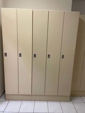 Spind Umkleideschrank Wertfachschrank 3-türig 90x52x200cm