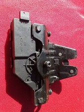 BMW E46 sedan tailgate lock