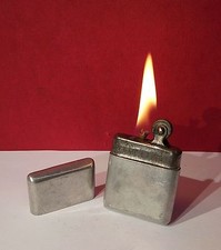 Uraltes Sturm-Benzinfeuerzeug