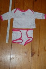 Kleidung für Puppen