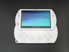 B5213 Sony PSP Go console