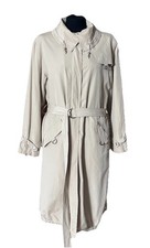 Hübscher leichter Trenchcoat