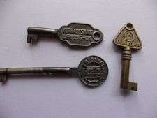 3 antike Schlüssel mit