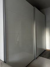 Großer Kleiderschrank mit Schiebetüren – modern & Viel Staurau