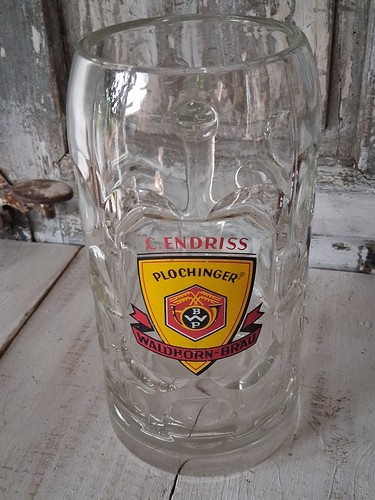 Bierkrug aus glas - bierkrug,