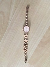 Damenuhr DKNY rosegold elegant Logoarmband