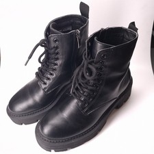 Black Casual Closed Booties