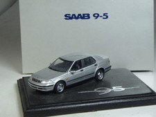 (YG-32) Minichamps Sondermodell Saab 9-5 auf Holz-Sockel in 1:43 in großer OVP