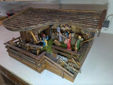 Weihnachtskrippe Handgemacht mit Figuren