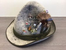 Herren Trachten-/Wanderhut von Anton Pichler Graz mit 12 Anstecker/Pins - Grau