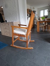 Schaukelstuhl mit Rücken- und