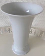 Weiße Porzellanvase, AK Kaiser Germany 798, Trichtervase AK Kaiser 798 weiß