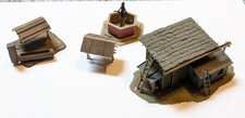 Konvolut 4 kleine Modelle H0 Brunnen Schuppen Tränke Heuraufe gebraucht