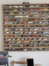 Holzschrank mit 2 Glastüren