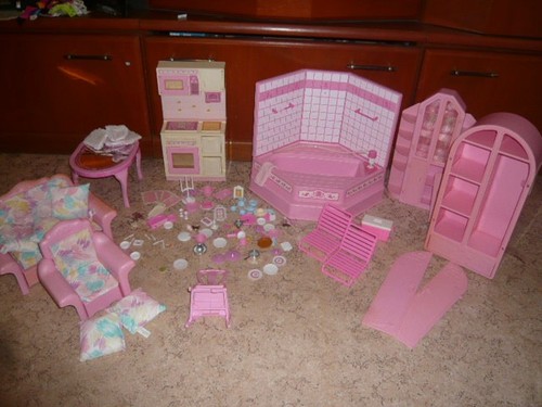 Sweet roses barbie sofa - barbie,