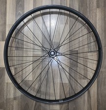 29“ 28“ Vorderrad 110mm Boost Shimano HB-MT400-B, 622x25, Tubeless R. , Neuw.