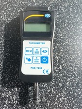 PCE Drehzahlmessgerät PCE-T236 digitales Handtachometer automatische LCD-Anzeige