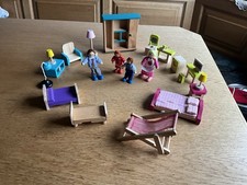 Möbel Puppenhaus Familie Vater Mutter, 2 Kinder,aus Holz, Konvolut,guter Zustand