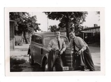 Foto Opel Olympia? Männer am