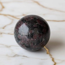 Granat Kugel Kristallkugel