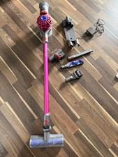 Akku Staubsauger Dyson V7 DEFEKT !!! Für Bastler