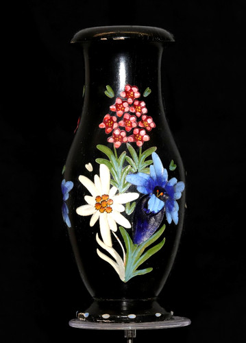 Alte vase aus holz mit - alte,