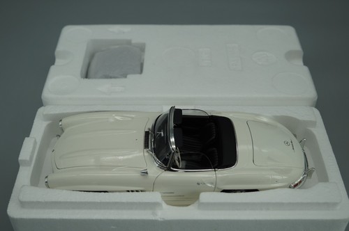 Minichamps 180039034 - 1:18,