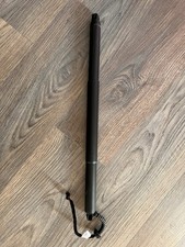 Original Škoda Stellmotor Heckklappendämpfer elektrisch rechts NW4 658827852A