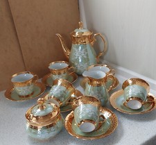 Kaffeeservice Porzellan in Grün mit Goldfarben Geschliffenes Porzellan