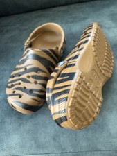 Crocs Damen Sandalen Größe 38, Animal Print  wie Größe 37! 