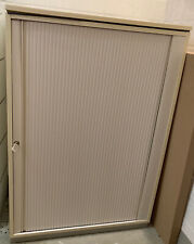 Büroschrank Sideboard von fm, 80 cm breit, 3 OH, Querrolladen, abschließbar